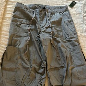 Grey Cargo Pants 🩶